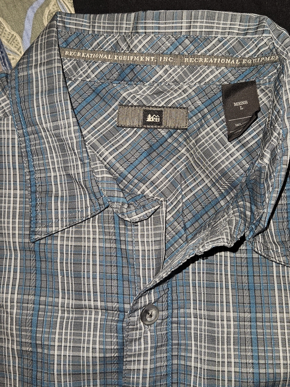 REI Blue Plaid Short-Sleeve Button-Down Shirt - Picture 2 of 2